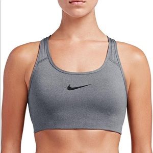 Nike sports bra size small